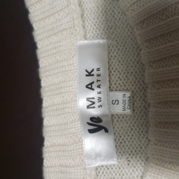 🤍🖤New boutique 🖤 heart sweater - Picture 8 of 10